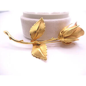 Giovanni rose bud stem leaves flower bright gold tone brooch pin signed 0294